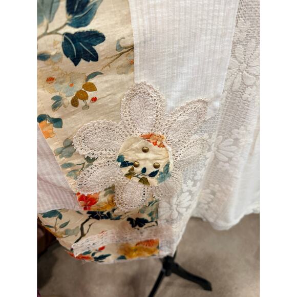 POL - Round Neck Short Sleeve Floral Knit Rib Top - Small - Picture 5 of 9